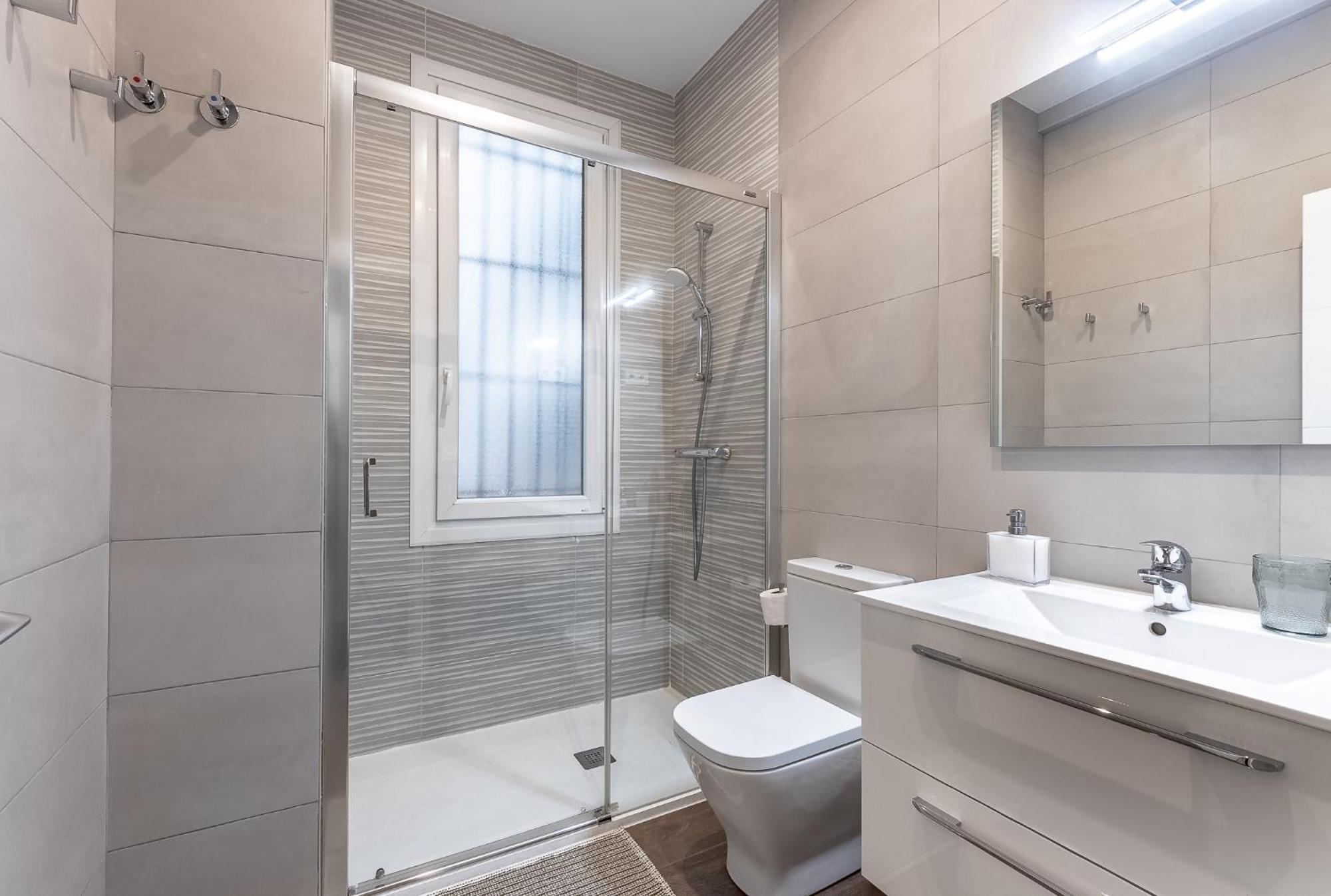 Homeloving Apartment Bilbao Centre With Parking ภายนอก รูปภาพ